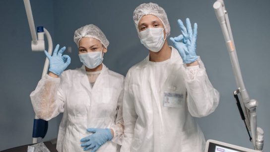 手術醫生的專業與服務：為患者健康保駕護航